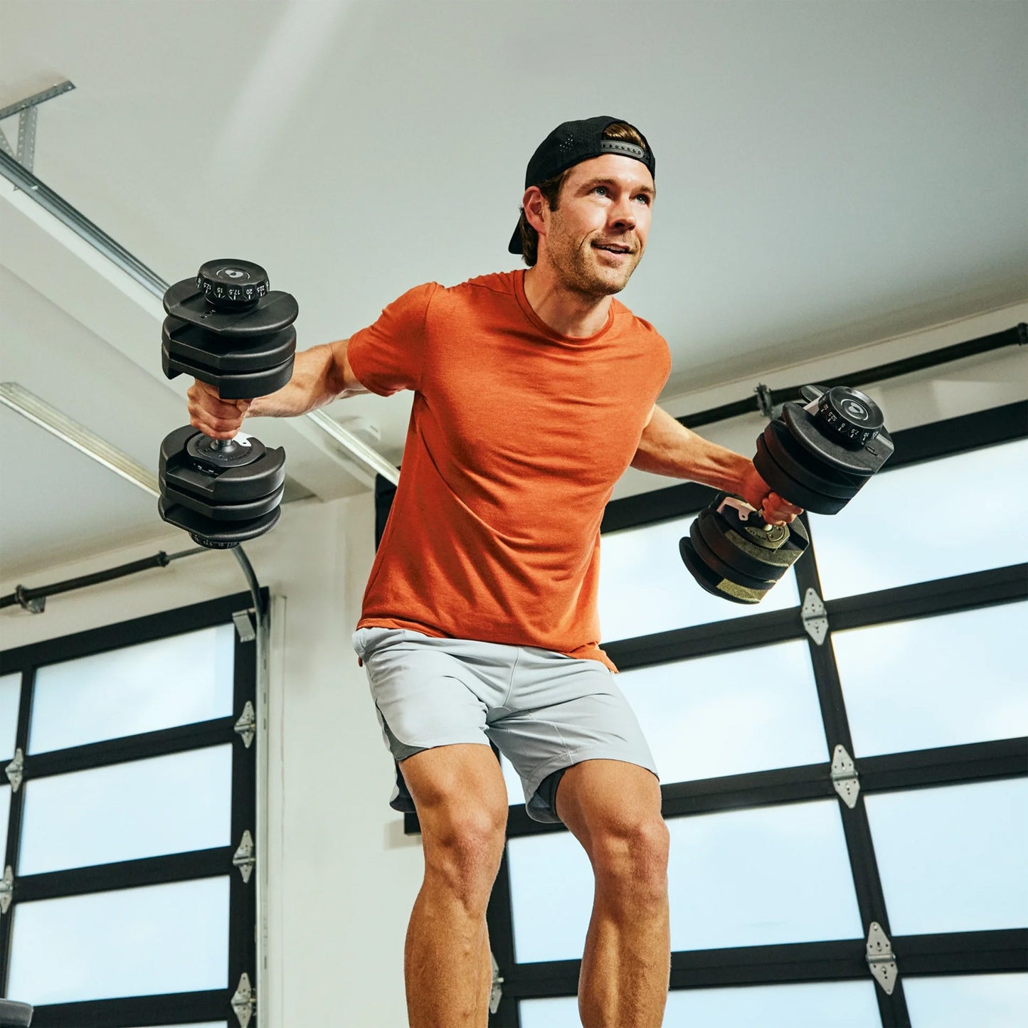 Adjustable Dumbbell Pair – Space-Saving 2–24 kg Set